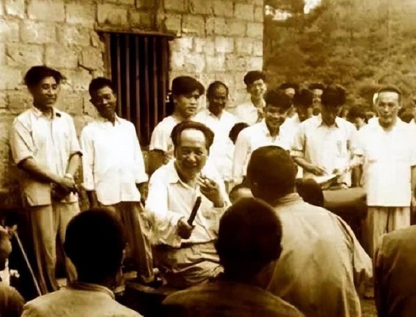 高亿管理 54年，文运昌逗留京中不肯回乡，毛主席动怒：走不走由你我不管了